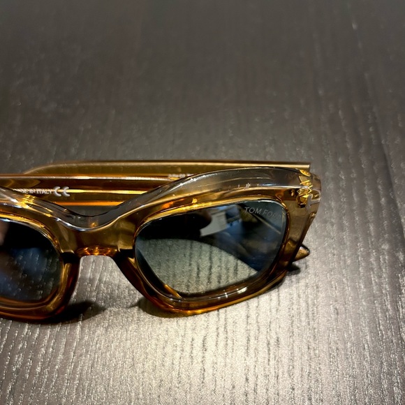 Tom Ford Square Sunglasses TF582 Julia-02 45P Transparent Champagne - Picture 5 of 12